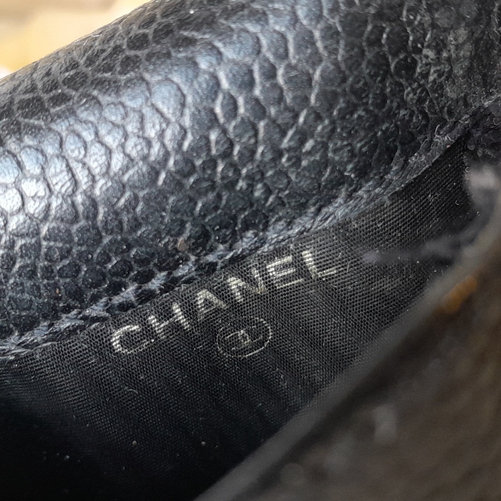 Chanel Caviar Leather Accessory Pouch (authentic vintage) - Picture 4 of 12